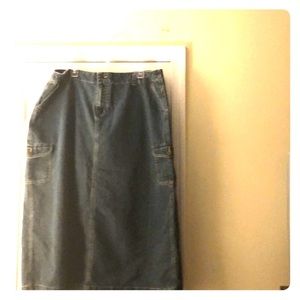 Demi long blue jean skirt size 20, gentle wore!!